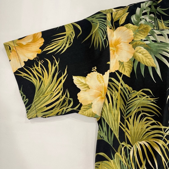 Tommy Bahama Hawaiian Floral Print 100% Silk Casual Camp Shirt Men’s M - Picture 3 of 15